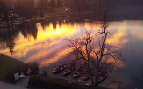 Pletna Lake View Apartment (Ground Floor)